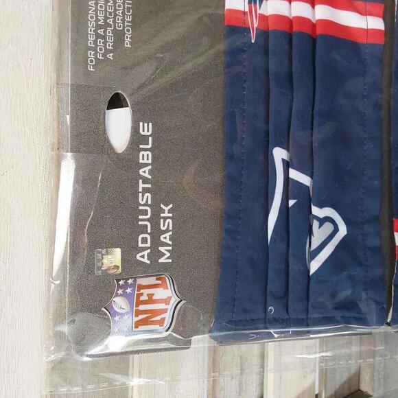 NFL New England Patriots Adjustable Mask | FOCO | Adult - Picture 4 of 7